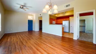 Photo #5: 2282500 Listing