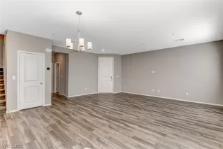 Photo #5: 2282510 Listing 