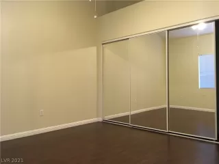 Photo #5: 2282518 Listing