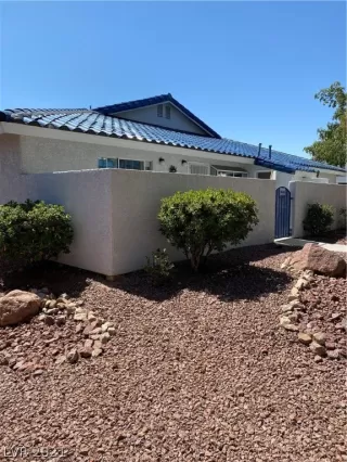 Photo #2: 2282554 Listing