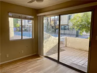 Photo #5: 2282556 Listing