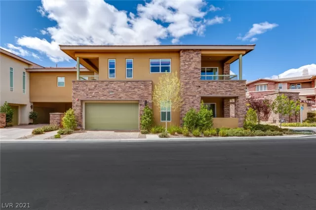 MLS: 2282568 Condo For Sale