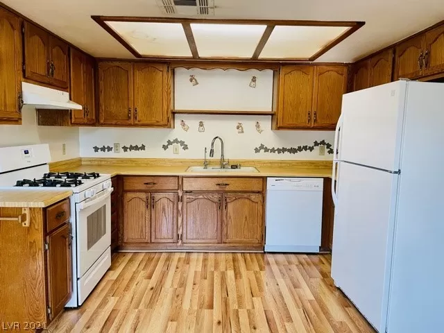 MLS: 2282582 Condo For Sale