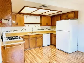 Photo #2: 2282582 Listing