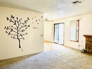 Photo #5: 2282582 Listing