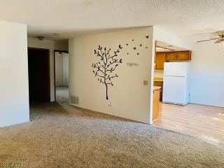 Photo #6: 2282582 Listing