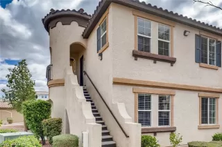 Photo #2: 2282618 Listing