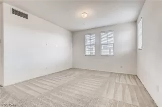 Photo #3: 2282618 Listing