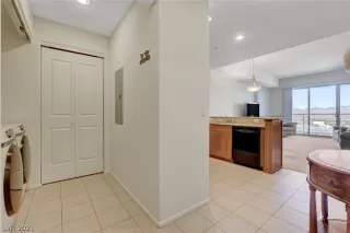 Photo #1: 2282699 Listing