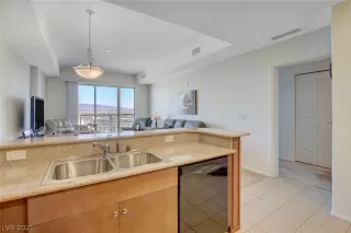 Photo #3: 2282699 Listing