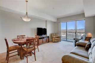 Photo #4: 2282699 Listing