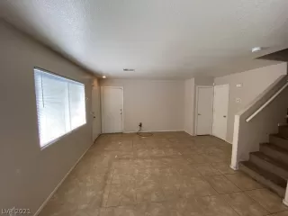 Photo #4: 2282702 Listing 