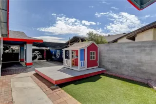 Photo #4: 2282726 Listing