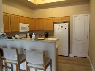 Photo #2: 2282783 Listing