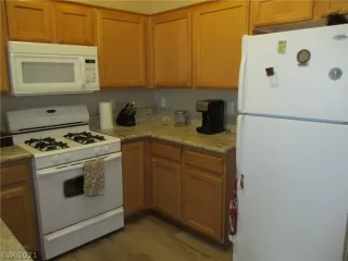 Photo #3: 2282783 Listing