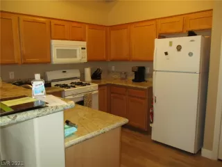Photo #4: 2282783 Listing