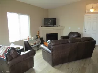 Photo #6: 2282783 Listing