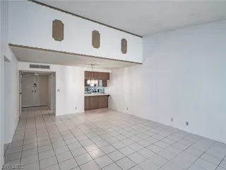 Photo #2: 2282807 Listing