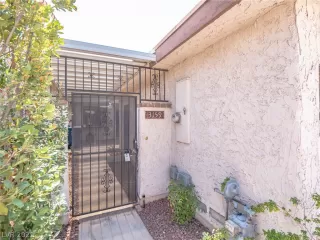 Photo #5: 2282807 Listing