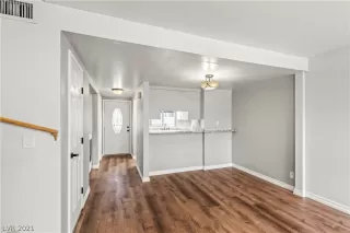 Photo #5: 2282818 Listing 