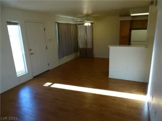 Photo #4: 2282822 Listing 