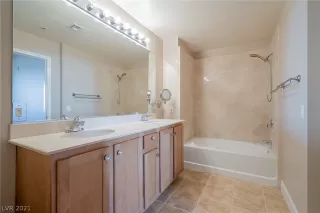 Photo #3: 2282830 Listing