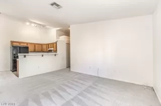 Photo #5: 2282834 Listing