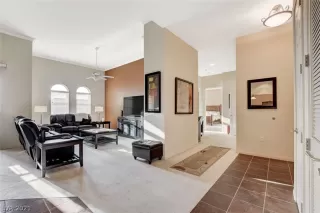 Photo #3: 2282897 Listing