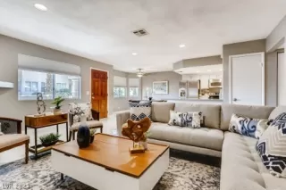 Photo #1: 2282944 Listing