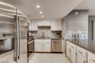 Photo #2: 2282944 Listing