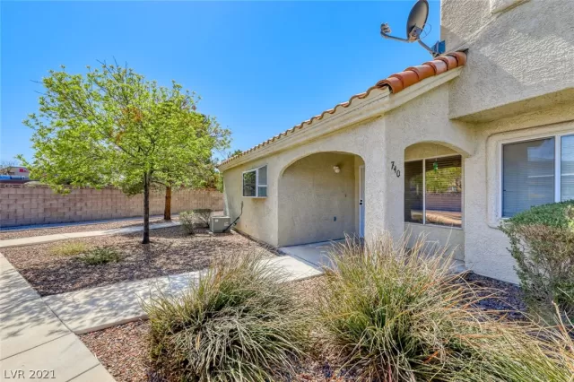 MLS: 2282961 Condo For Sale