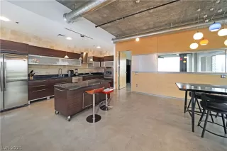 Photo #4: 2282972 Listing 