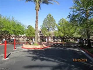 Photo #1: 2282974 Listing 