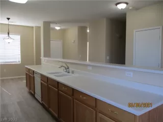 Photo #5: 2282974 Listing 