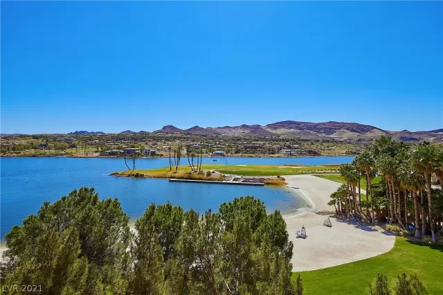 MLS: 2282979 Condo For Sale