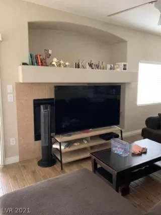 Photo #5: 2283042 Listing