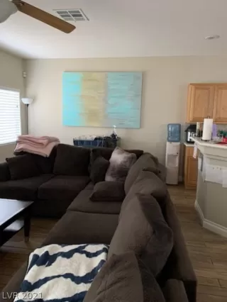 Photo #6: 2283042 Listing