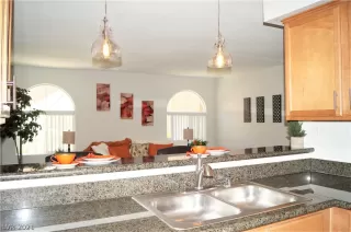 Photo #2: 2283082 Listing