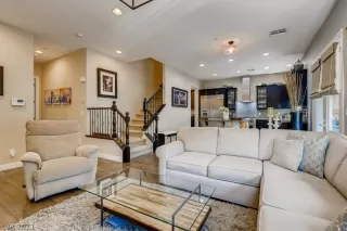 Photo #5: 2283118 Listing 