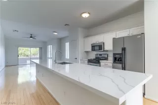 Photo #1: 2283126 Listing 