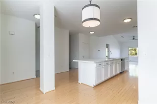 Photo #2: 2283126 Listing 