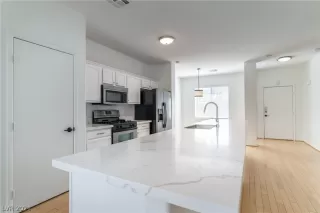 Photo #4: 2283126 Listing 