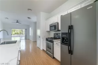 Photo #5: 2283126 Listing 