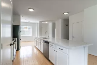 Photo #6: 2283126 Listing 