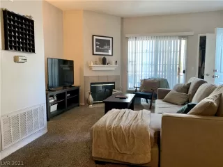 Photo #6: 2283173 Listing