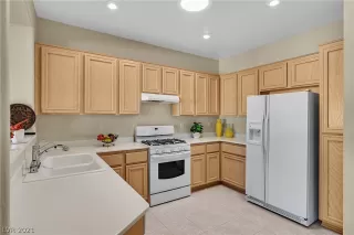 Photo #5: 2283205 Listing 