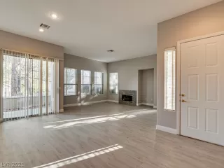 Photo #4: 2283223 Listing 