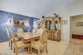 Photo #5: 2283232 Listing