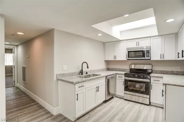 MLS: 2283233 Condo For Sale