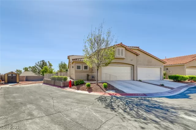 MLS: 2283261 Condo For Sale